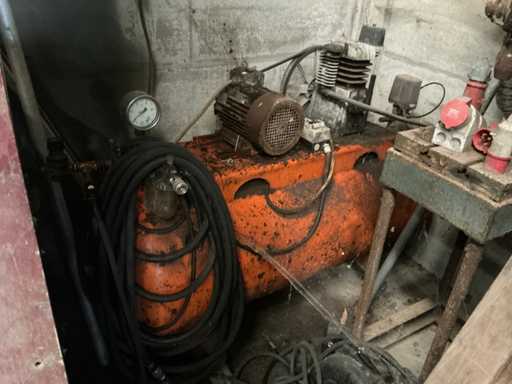 Air compressor