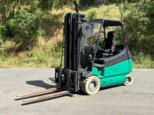 2011 LINDE E30-02 Electric Forklift Quattro Mast 3,000kg Load Capacity