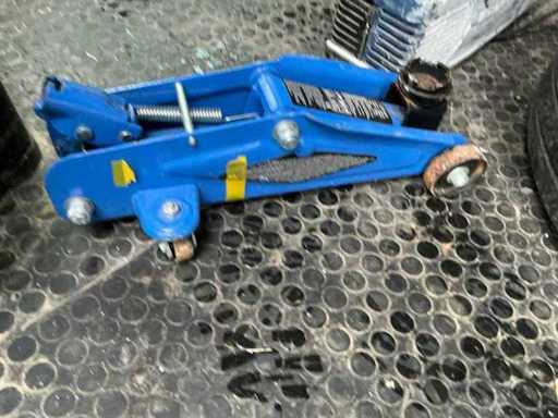 Podnośnik garażowy o pojemności 1,8 tony