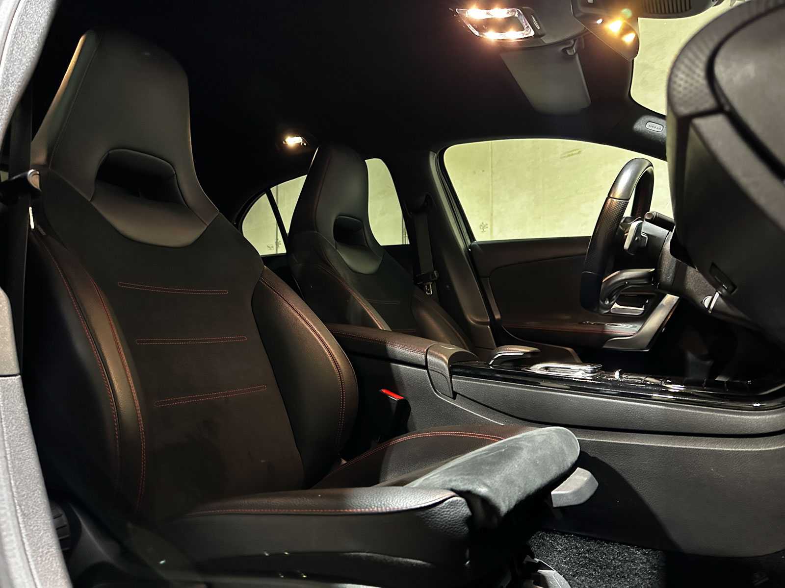 Mercedes-Benz A200 Business Solution AMG A-klasse 163pk 2019 (Origineel-NL), XH-436-L