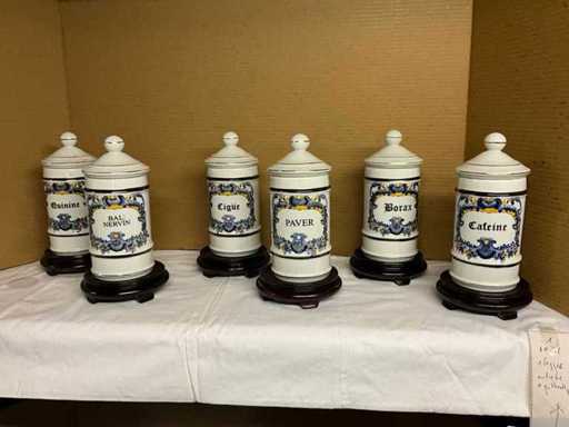 Antique pharmacy jars (6x)