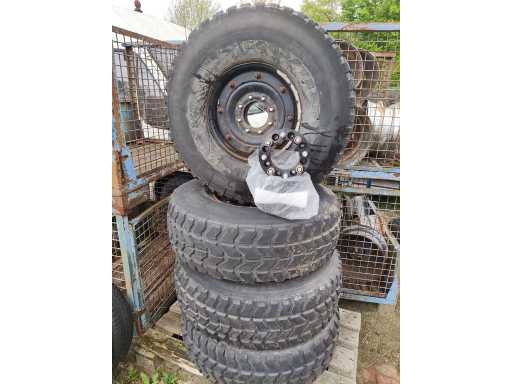 Hummer 8-bolt + spacers - 37" 8x165,1 - Velg (4x)