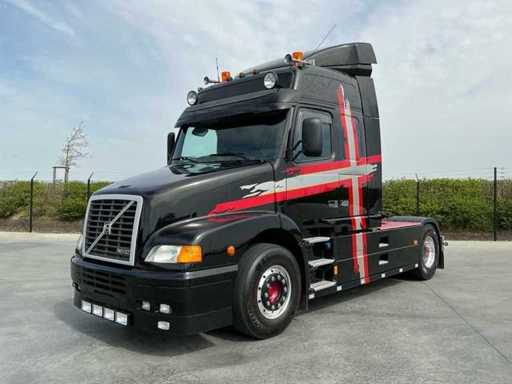 2002 Volvo NH42T46A446G Truck