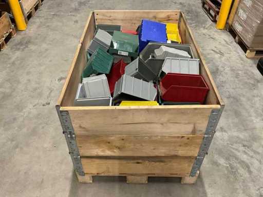 Lotto di contenitori di stoccaggio