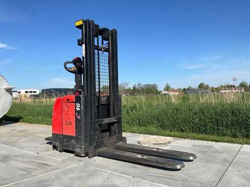Heli CDD 16 Stacker
