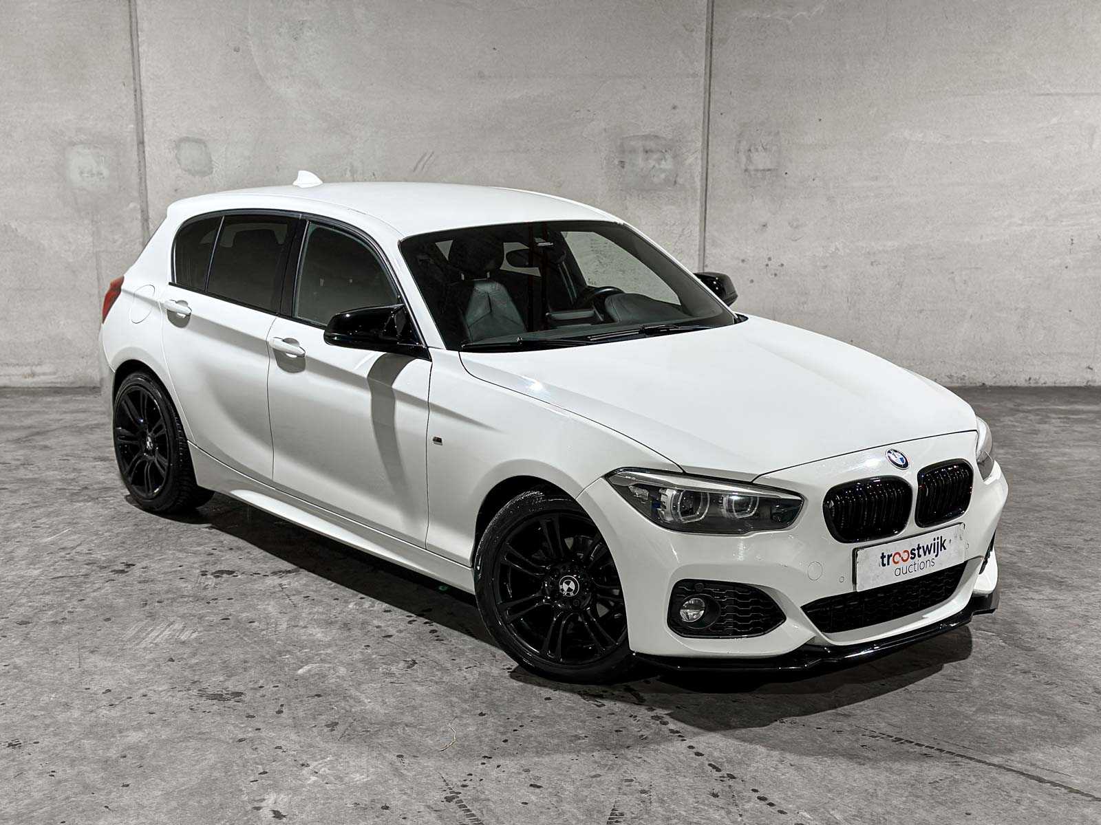 BMW 118i Edition M Sport Shadow High Executive 1-serie 134pk 2019, P-613-RT 