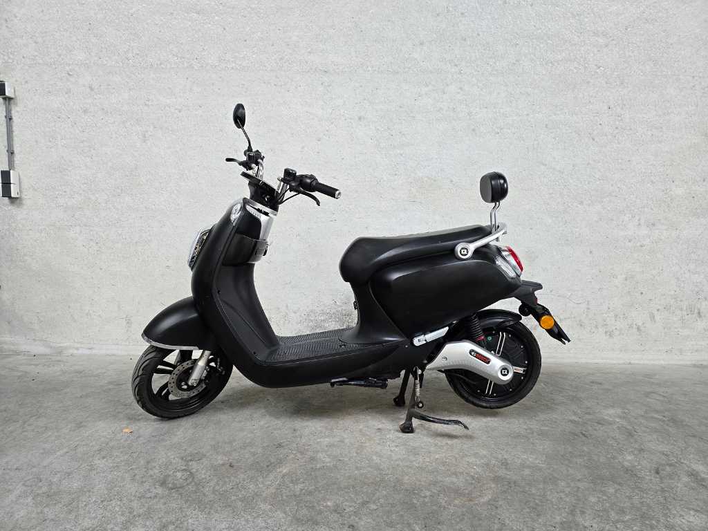 Q - Moped - Crystal - Electric 45km version