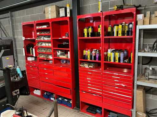 Armoire de travail métallique avec contenu (15x)