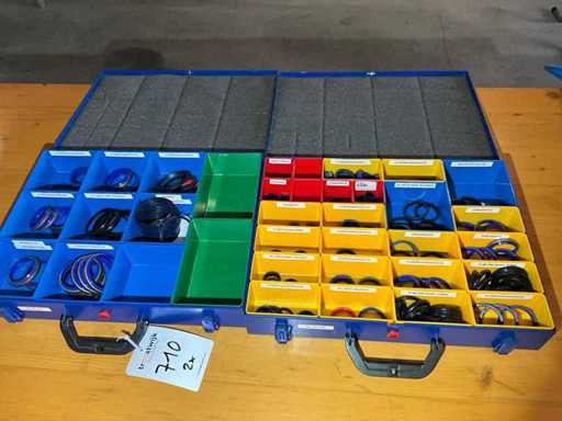 Assortment case with contents (2x)