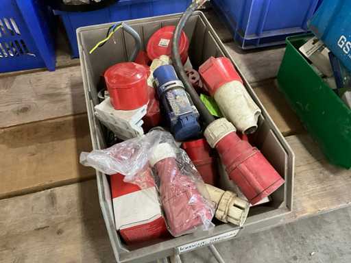 Batch of power connectors