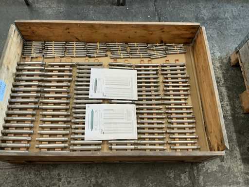 Batch of ground grinding and turning mandrels