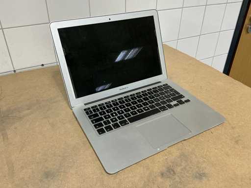 APPLE MACBOOK AIR (A1466) - I5-4250U MacBook Air 