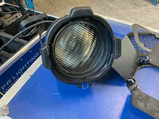 Phare Parnell en PRL noir avec antenne dichroïque de 575W avec drapeau (4x)