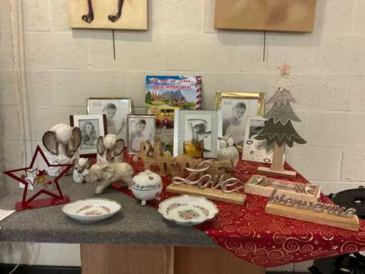 Diverse geschenkartikelen en decoratiemateriaal