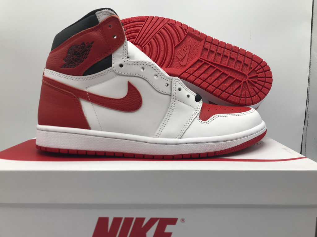 Nike Air Jordan 1 Retro High OG Blanc/Université Rouge-Noir Sneakers 40.5
