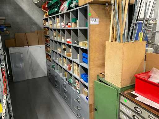 Werkplaatskast met inhoud