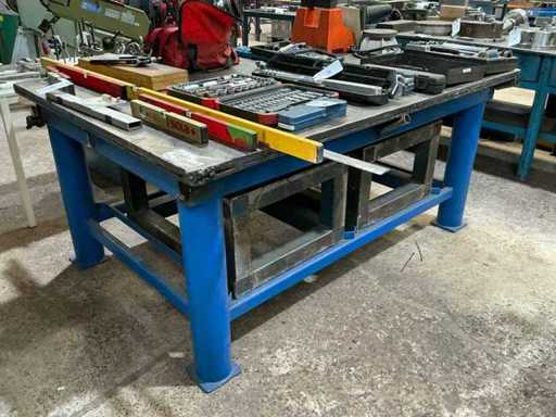 Welding table