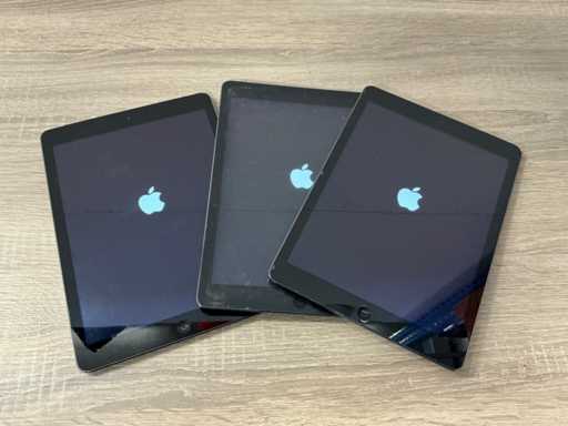 Apple A1474/1475 Ipad Air Tablet (3x)