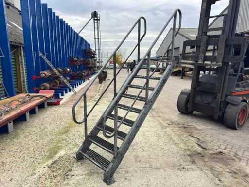 Escalier en pente 1,90 x 1,90