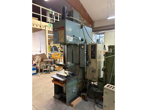 VEB ZEULENRODA PYE 25 SS Hydraulic Press