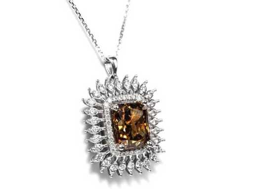 Exclusive Christmas luxury jewelry in natural diamonds and precious stones.