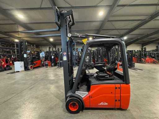 07/2019 Service + UVV 01/2027 Linde E16 1.600kg Triplex 647cm Elektrische heftruck Vorkheftruck