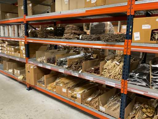 Lotto di materiali decorativi