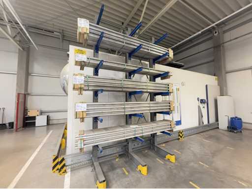   Rayonnage en porte-à-faux avec matériau de barre