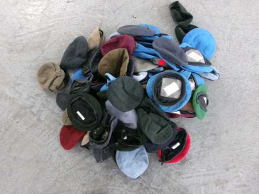 Beret Mix, partly defective (R17) (90x)