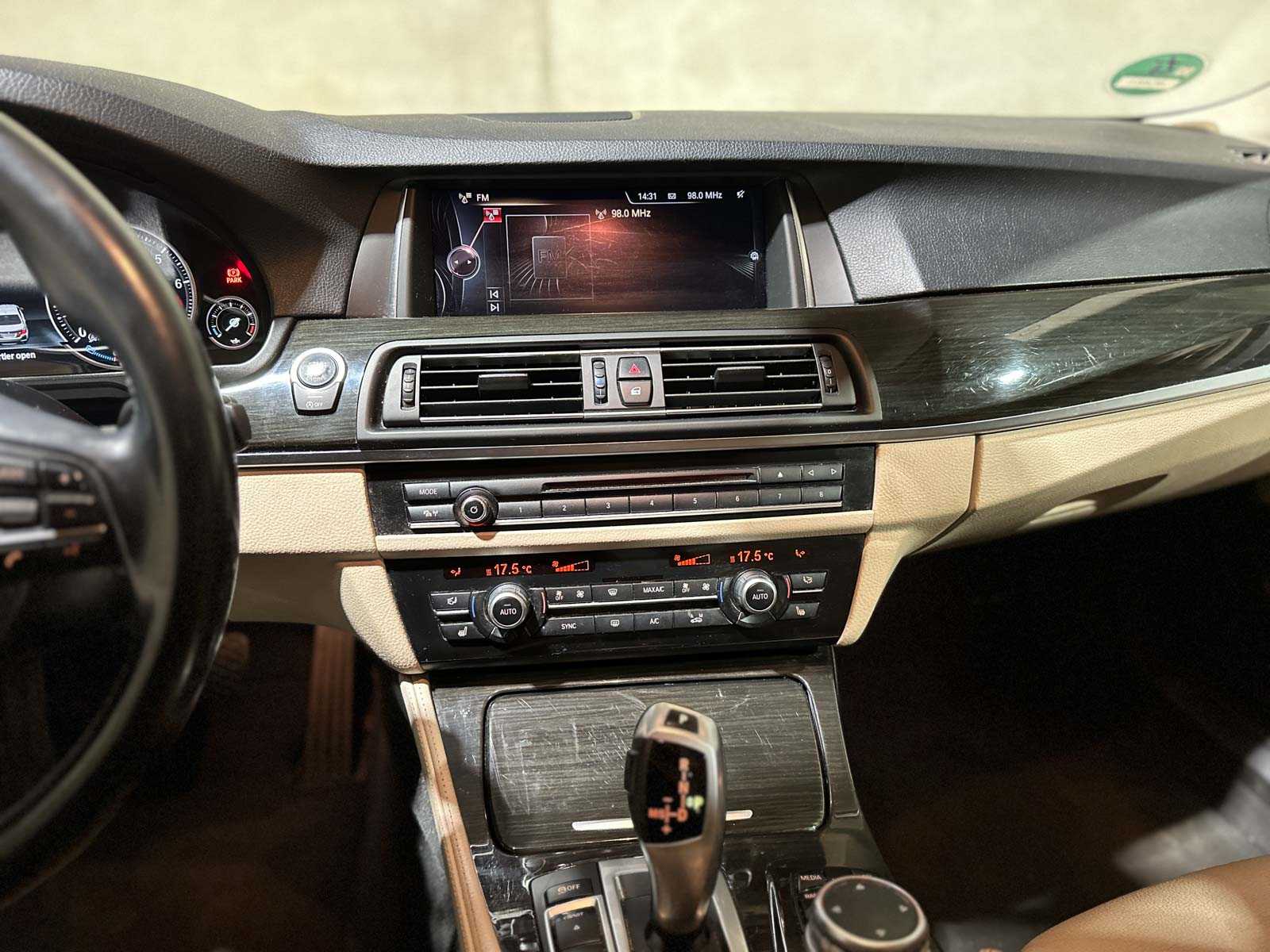 BMW 520i Luxury Edition 5-serie 181pk 2017 (Origineel-NL), NP-432-L