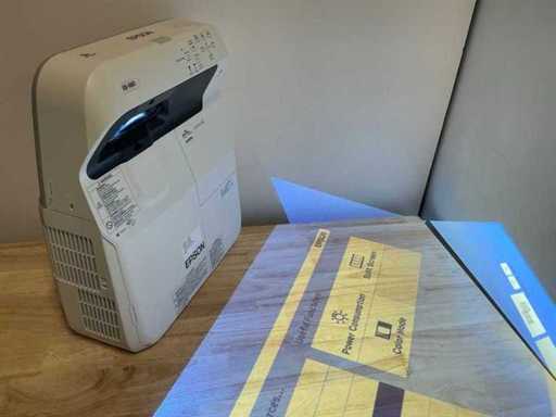 Proiector Epson EB-680