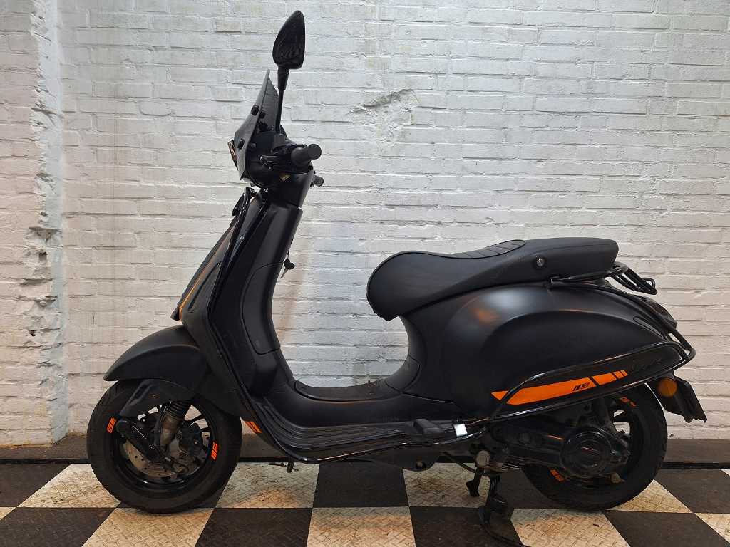 Piaggio Vespa Sprint 45 km motoretă în 4 timpi