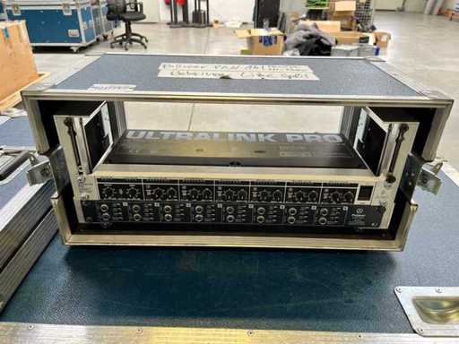 Behringer & Palmer – 8-kanałowa DI dekoderka + 8-kanałowy splitter XLR w 19-calowej obudowie lotowej