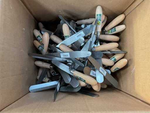 Multe cuie la articulații (70x)