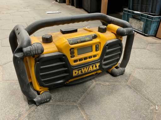DeWalt DC012 Construction Radio