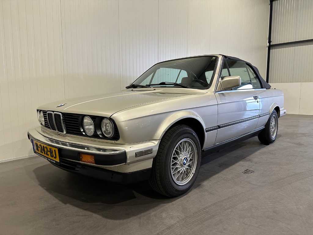 BMW 325i Cabriolet Automatic with AIRCO OLDTIMER R-242-BJ