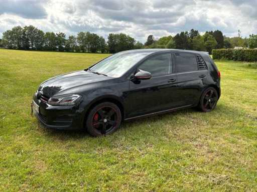 2014 Volkswagen Golf Car