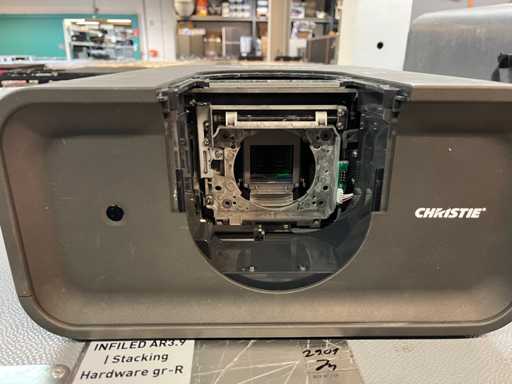 SANYO - XP200 L | CHRISTIE LX700 Projector 7000 AL - Projector