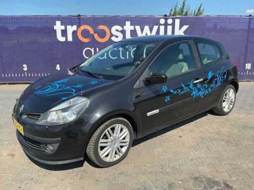 2006 - Renault - Clio - 1.6-16V Initiale - Passenger car