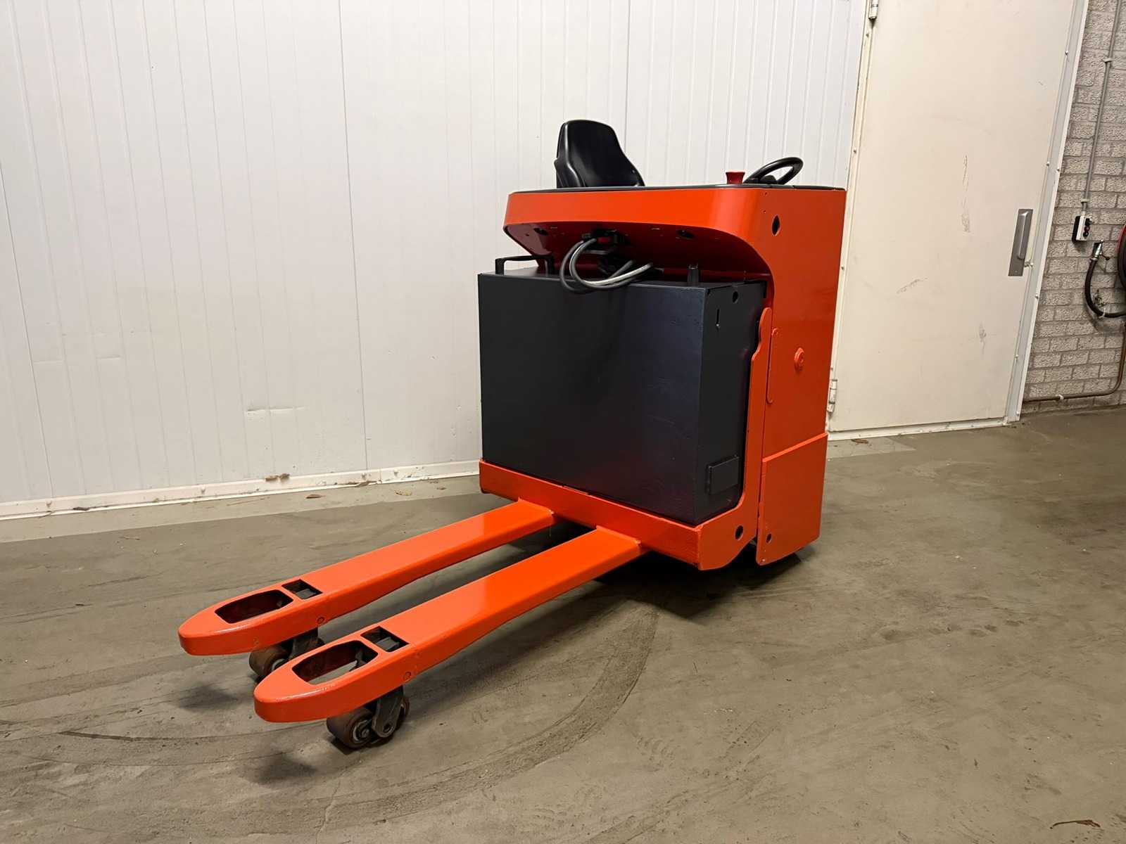 Linde – 2012 – T20R – Stacker