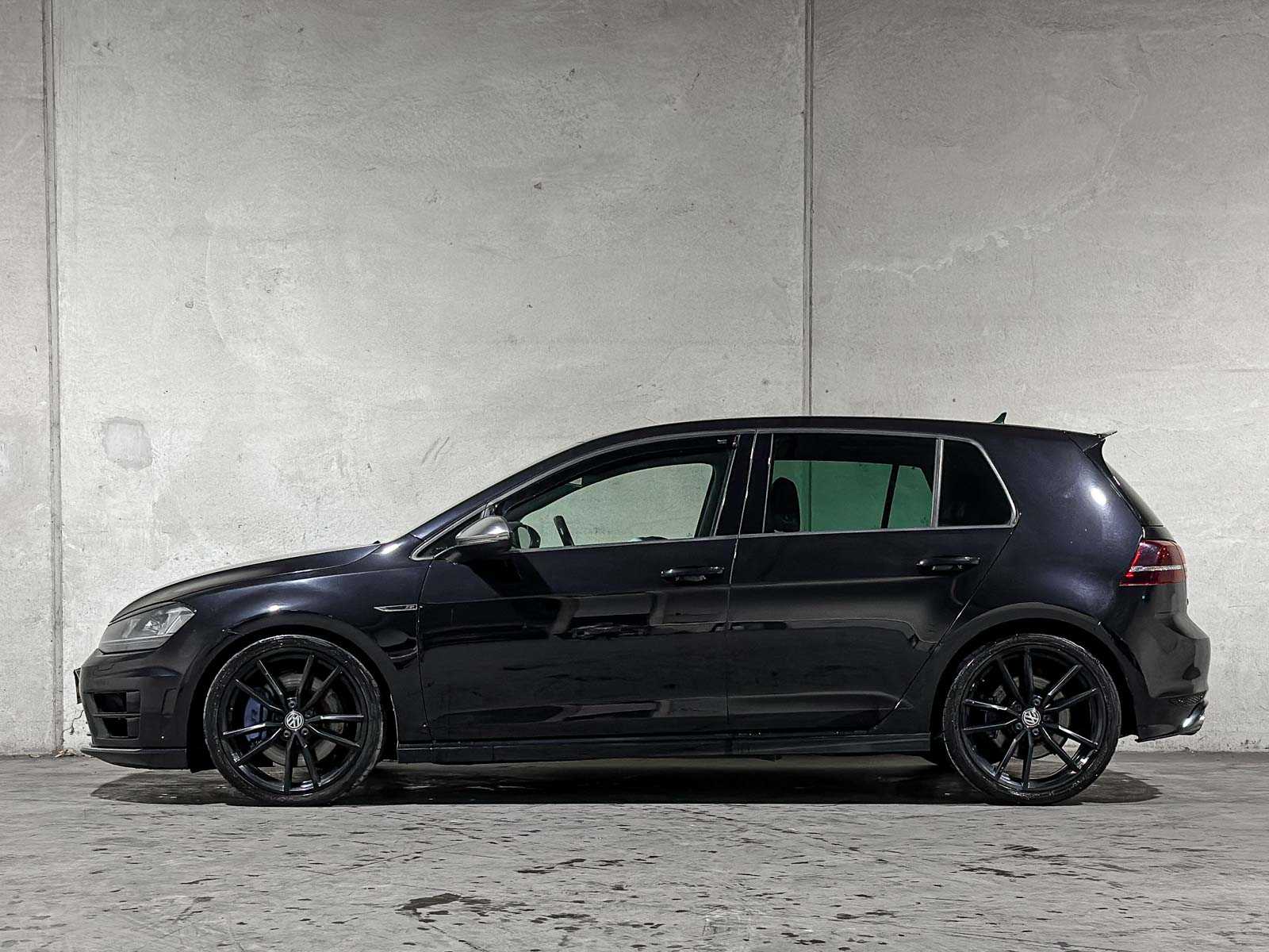 Volkswagen Golf 2.0 TSI R 4Motion 300pk 2015, P-916-RV