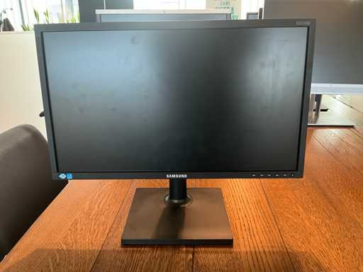 Samsung LS22C45K 22” Monitor (3x)