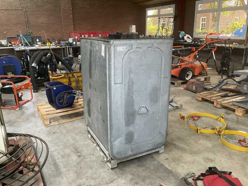 Roth oil tank Other workshop inventory (5x)