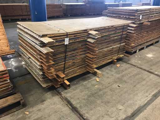 Pere?ii exteriori ai colibei pere?ilor etan?i (15x)