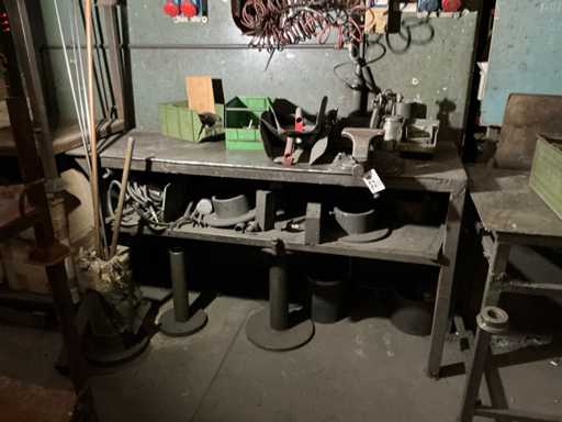 Workbench with contents
