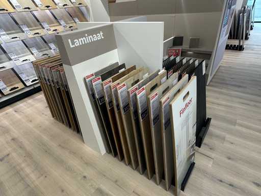 Präsentationsregal mit Bodenproben (24x)