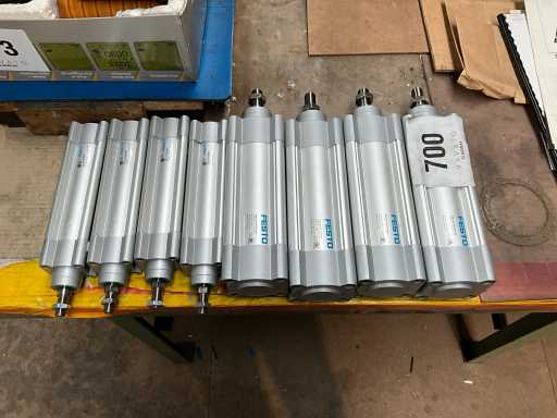 FESTO Vérins pneumatiques (8x)