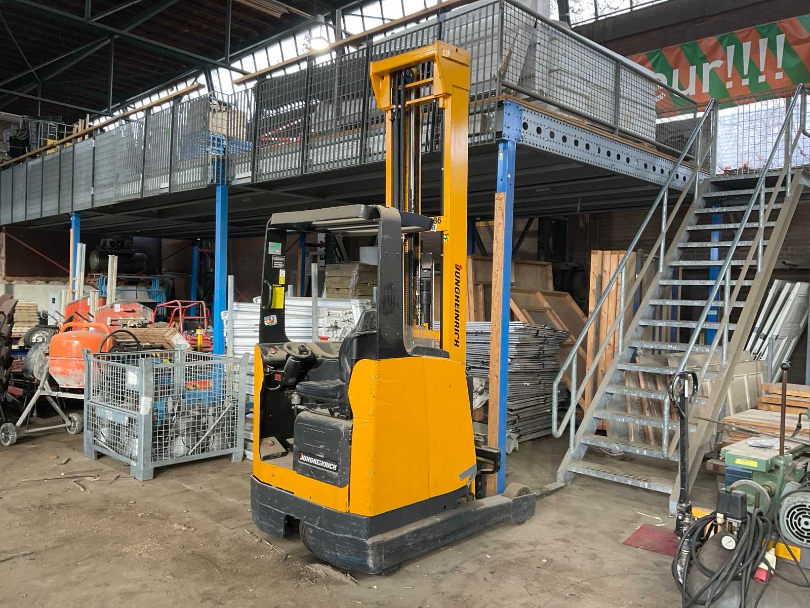 Jungheinrich Reach truck