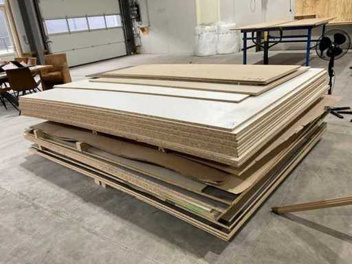 Molto cartone di grato