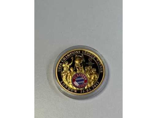 Medal pamiątkowy 40mm, pozłacany z kolorowym drukiem - Bayern Monachium Zwycięzca Ligi Mistrzów UEFA 2013
